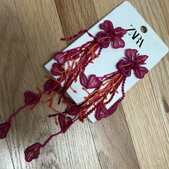 NWT Zara Limited Edition Floral Beaded Earrings - Picture 5 of 8